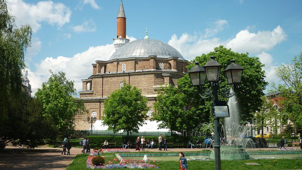 Ramai-ramai Tutup Masjid